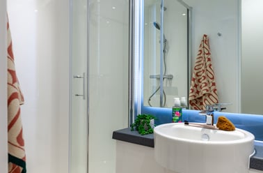 Gold En Suite, The Waterways, 1 Pump Way, Lace Market, Nottingham - Image 3